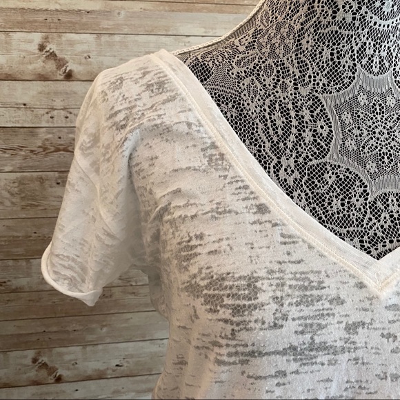 American Eagle White Basic Semi-Sheer Tee - Picture 2 of 5